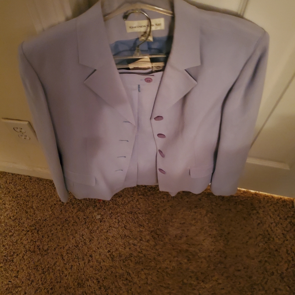 SUITE - Picture 2 of 2